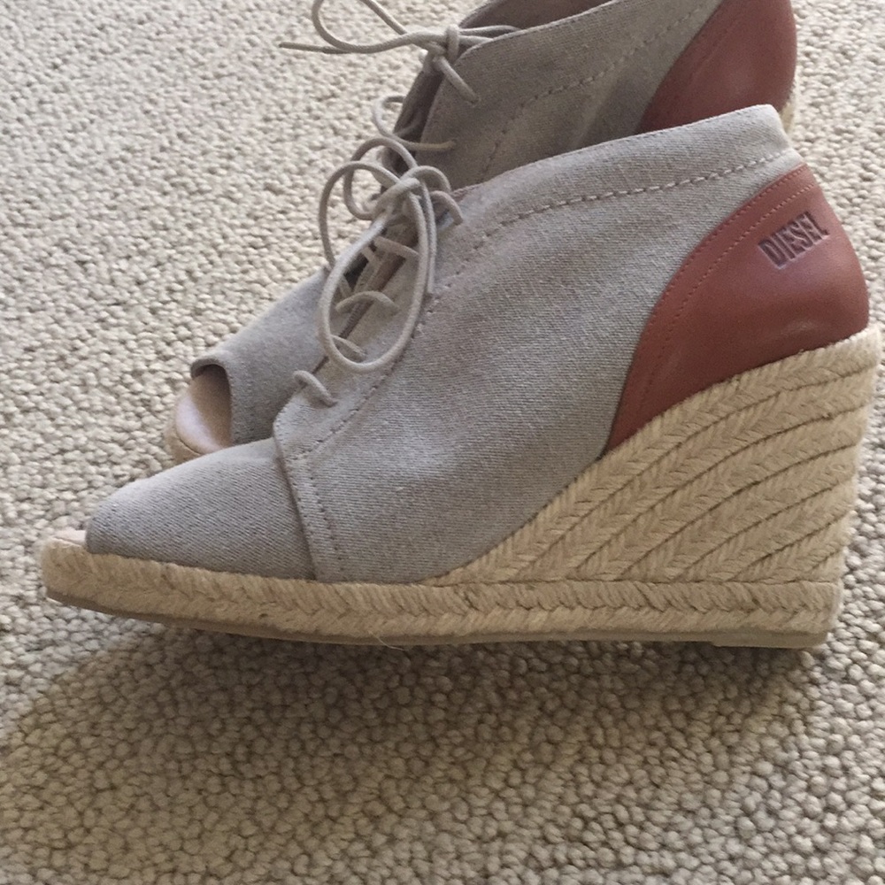 Shoes - Picture 2 of 3